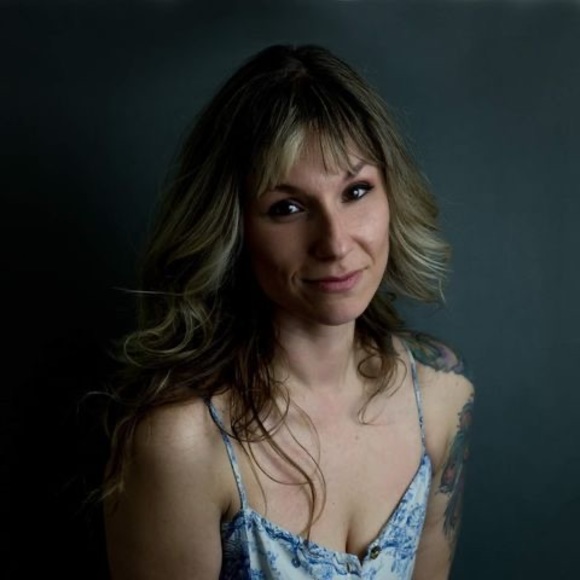 Meet your Posher, Liz - Picture 1 of 1